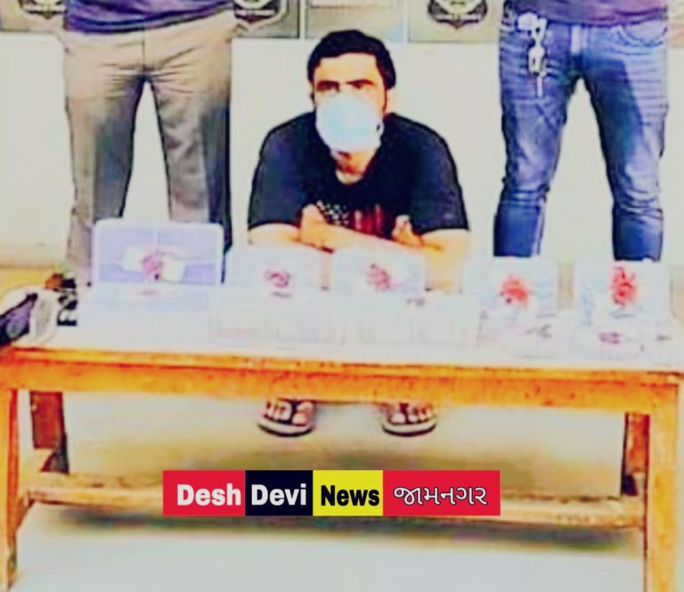કિરીટ જોશી હત્યા કેસના આરોપી અજયપાલ ને ફૂંકી મારવા જાવેદખાન બ્લોચે બનાવ્યા ચાર દેશી બોંબ : ક્રાઈમ બ્રાન્ચે ઝડપી લીધો.