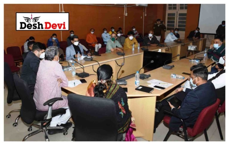 જામનગર જી.જી.હોસ્પિટલ ખાતે જિલ્લાના ઉચ્ચ અધિકારીઓ તથા ડોક્ટર્સ સાથે બેઠક યોજી..