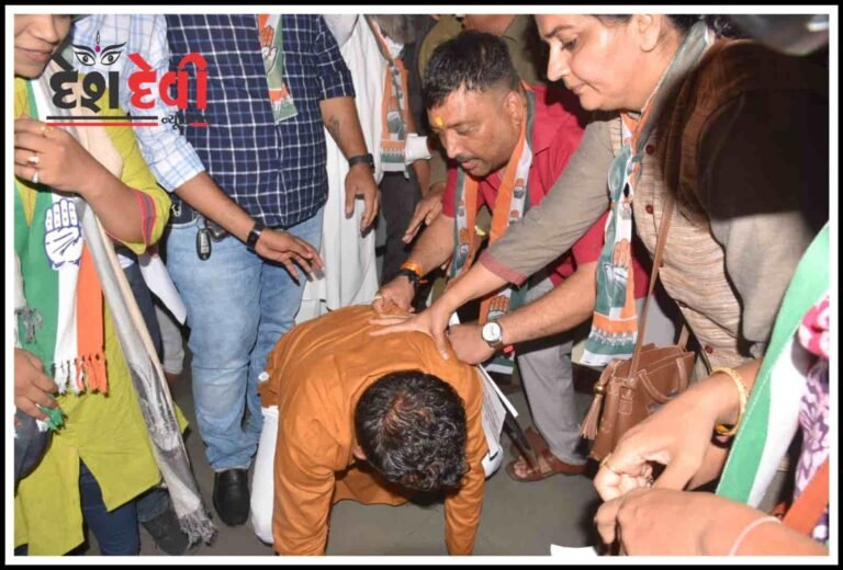 જામ્યુકોમાં વિપક્ષે ઘણખુંટ બની ડે.કમિશ્નરની ચેમ્બરને ઢીંકે ચડાવી કર્યાં સુત્રોચ્ચાર