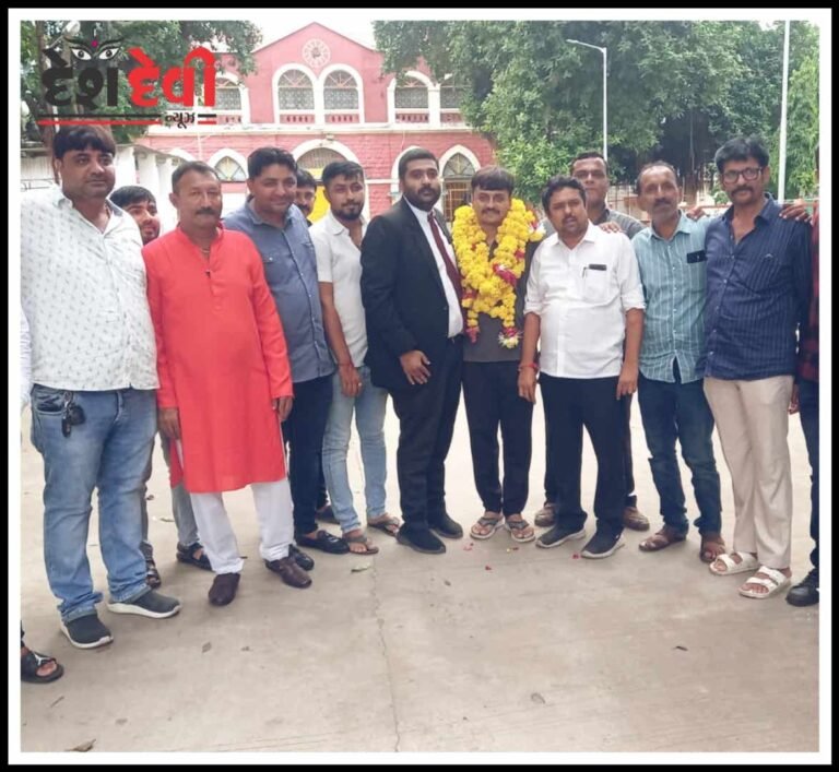 જામનગર ચર્ચાસ્પદ આત્મવિલોપન પ્રકરણમાં કોંગી મહામંત્રીને જામીન મુક્ત કરતી સેશન્સ કોર્ટ: જુવો જેલ બહારના દ્રશ્યો