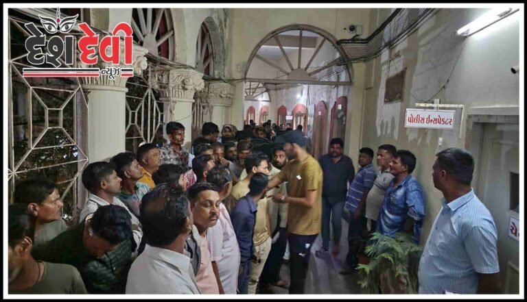 જામનગરના વાલ્મિકીવાસમાં માથાભારે શખ્સોના ત્રાસ સામે સ્થાનિકોનો હલ્લાબોલ