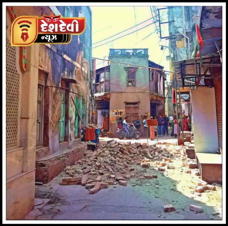 જામનગરના ખારવા ચકલા માં જર્જરિત મકાનનો હિસ્સો તૂટ્યો