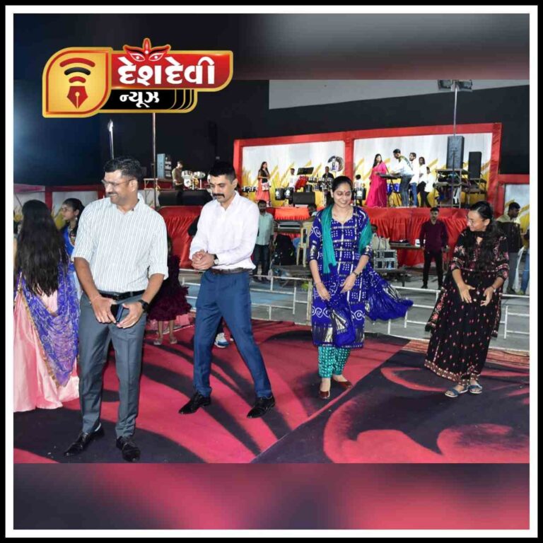 જામનગરમાં પોલીસ પરિવાર દ્વારા આયોજિત નવરાત્રી મહોત્સવમાં ખુદ જિલ્લા પોલીસવડા દંપત્તિ ગરબે ઘૂમ્યા