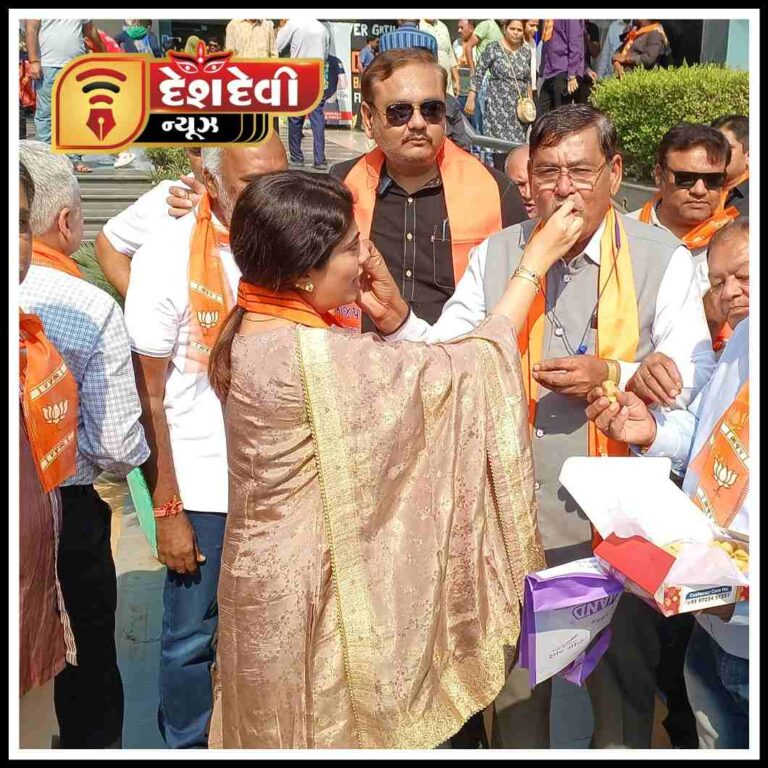 જામનગર ભાજપે મહારાષ્ટ્રના વિજયને મોઢા મીઠા કરાવી ફટાકડા ફોડી વધાવ્યો