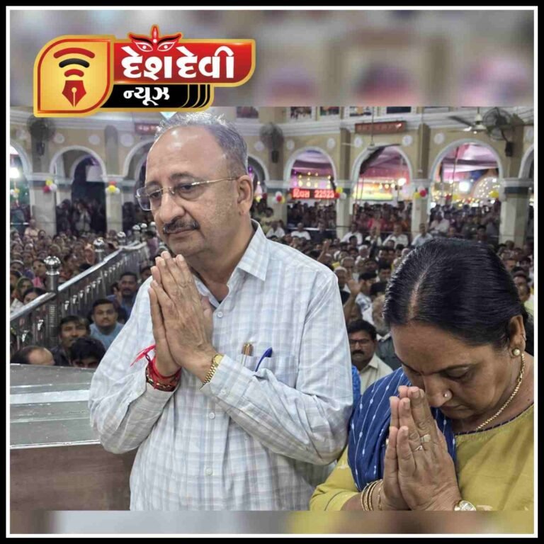 જામનગરના સુપ્રસિદ્ધ બાલા હનુમાનજીના મંદિરમાં યોજાયેલી મહાઆરતીમાં જિલ્લા કલેક્ટર પરિવાર સાથે જોડાયા